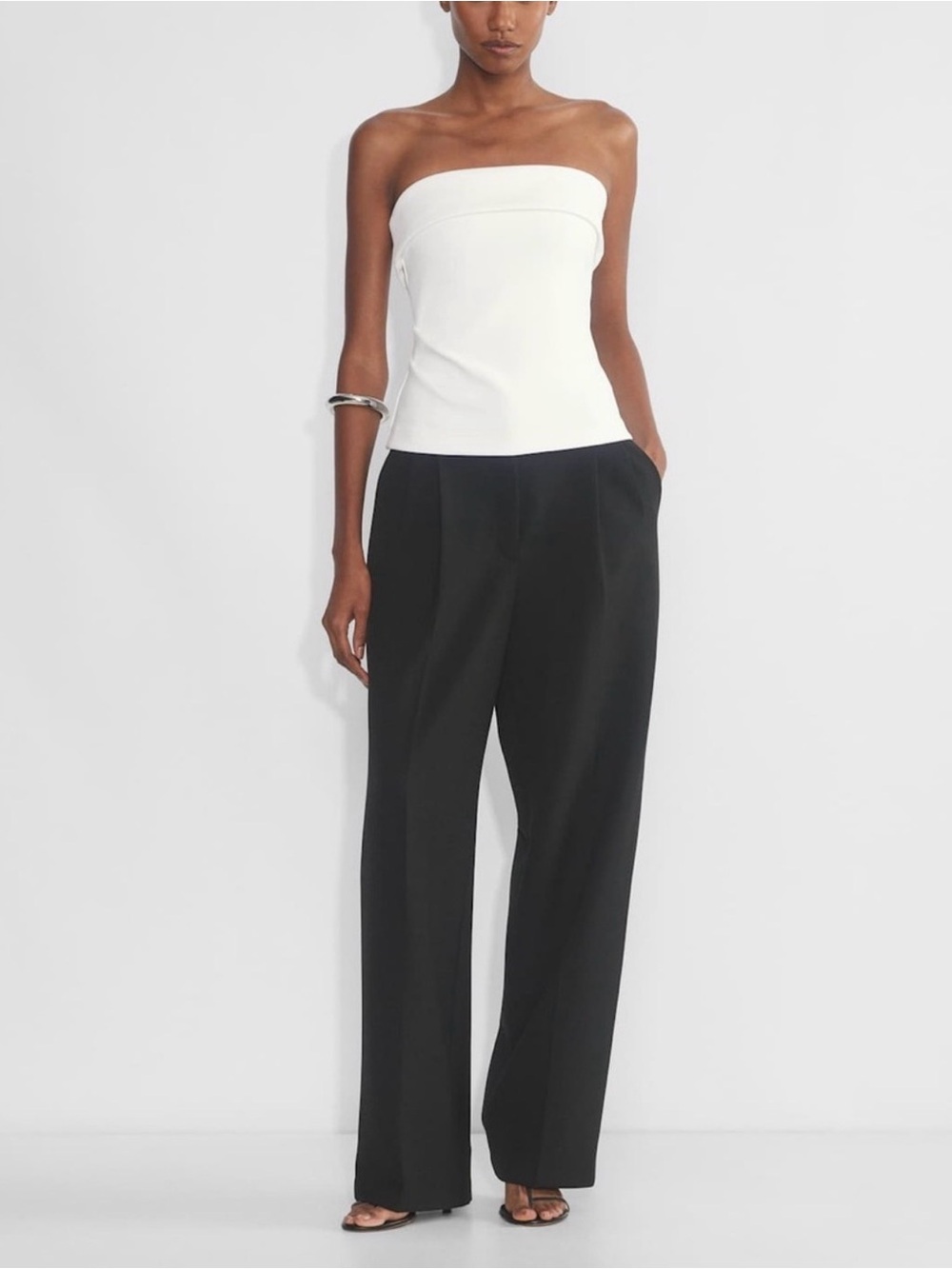 Aritzia Babaton FigureKnit Eyecatcher Tube Top